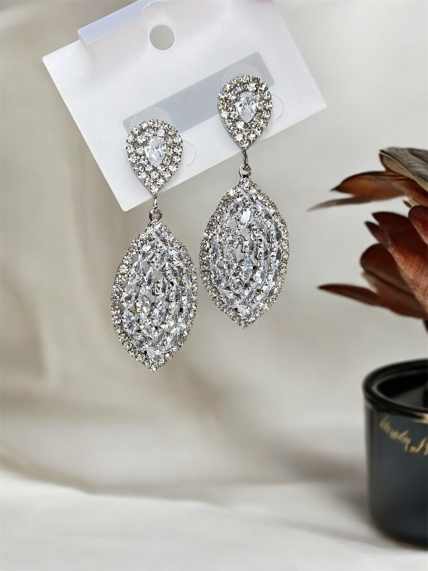 “Exquisite Teardrop Diamond Crystal Earrings”