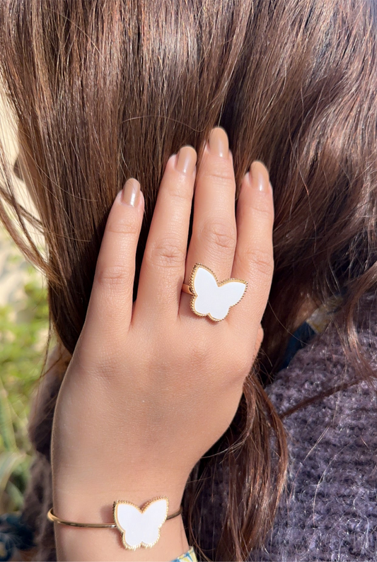 “Chic Butterfly-Themed Ring and Bracelet Set with Gold Accents”